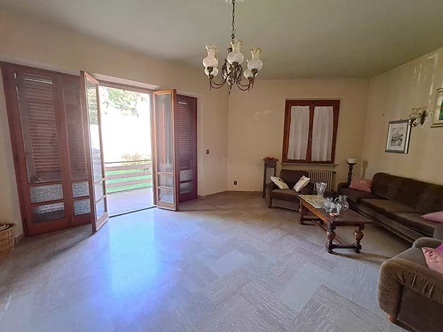 Immagine 9 di Villa in vendita  a Passignano Sul Trasimeno