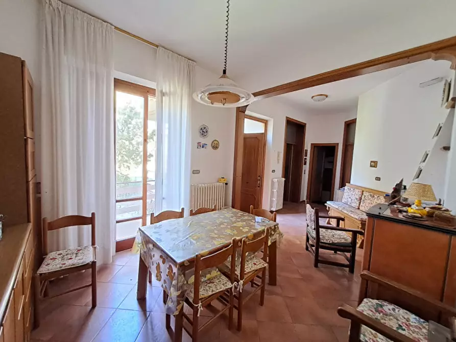 Immagine 10 di Villa in vendita  a Passignano Sul Trasimeno