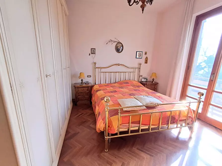 Immagine 12 di Villa in vendita  a Passignano Sul Trasimeno