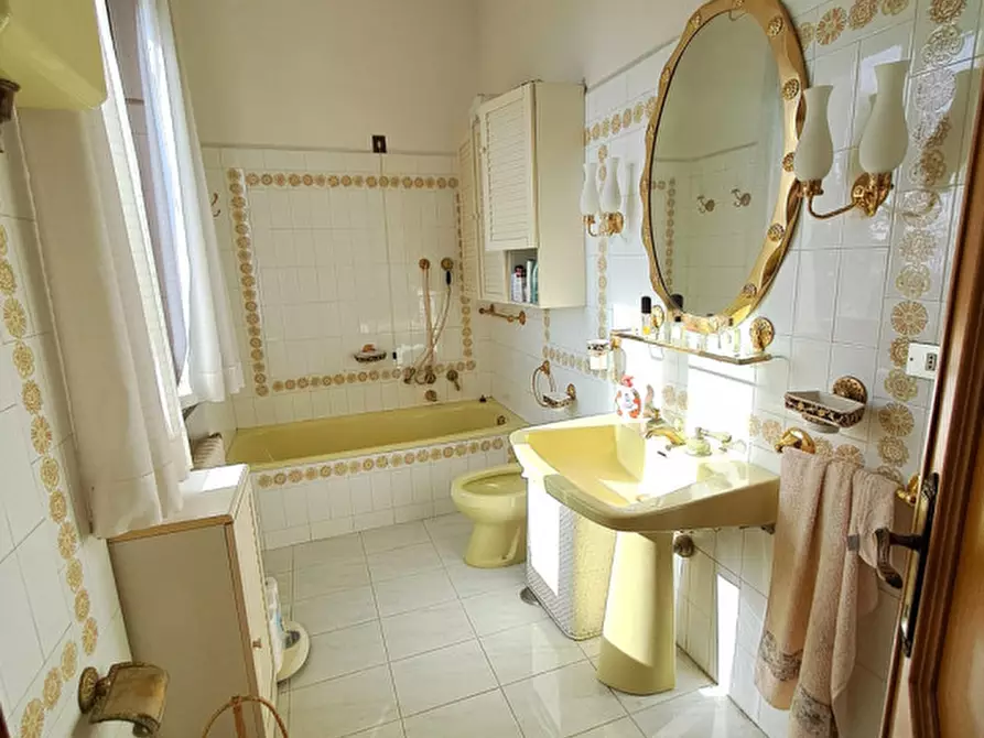 Immagine 14 di Villa in vendita  a Passignano Sul Trasimeno