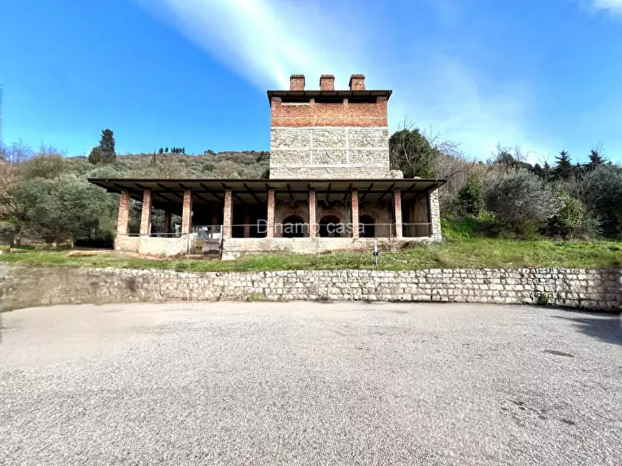 Immagine 5 di Loft/Open space in vendita  in Via del Poggio a Prato