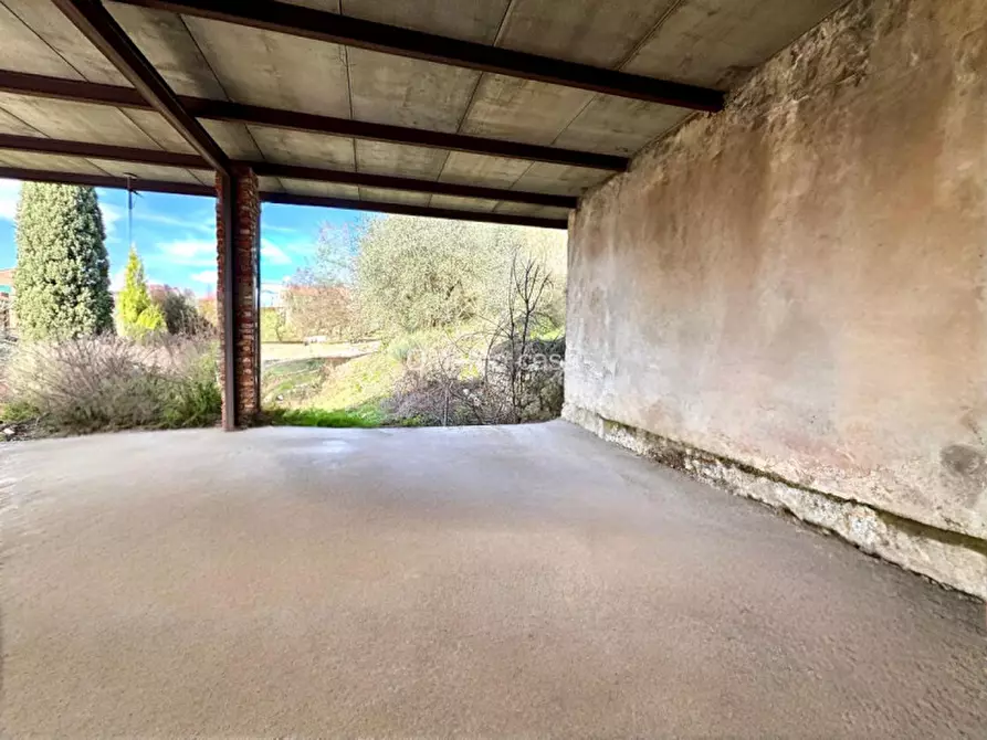 Immagine 7 di Loft/Open space in vendita  in Via del Poggio a Prato