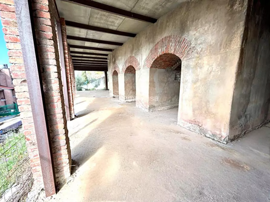 Immagine 9 di Loft/Open space in vendita  in Via del Poggio a Prato