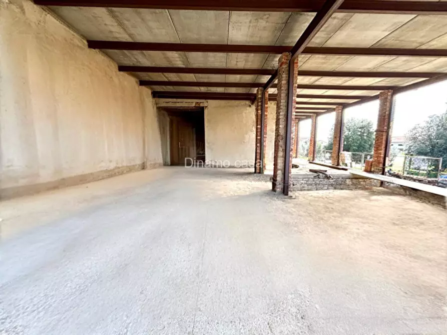 Immagine 11 di Loft/Open space in vendita  in Via del Poggio a Prato