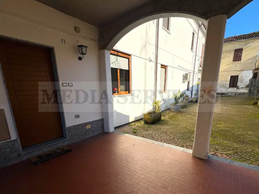 Immagine 1 di Appartamento in vendita  in via Case Basse n° 23 a Sannazzaro De' Burgondi