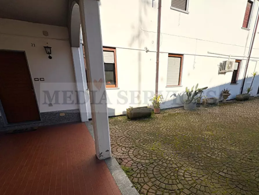 Immagine 4 di Appartamento in vendita  in via Case Basse n° 23 a Sannazzaro De' Burgondi