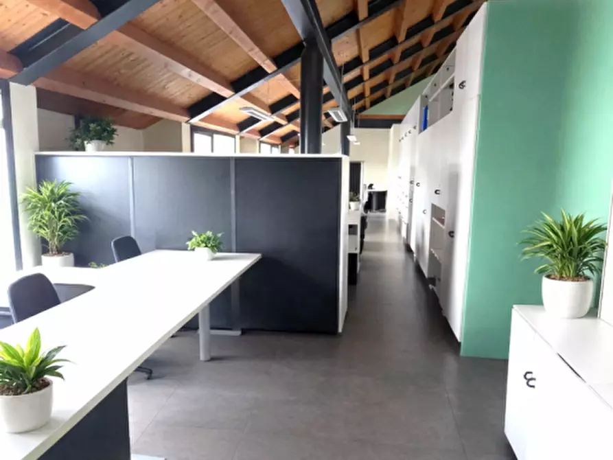 Immagine 6 di Ufficio in affitto  in Via vecchia Ferriera a Vicenza