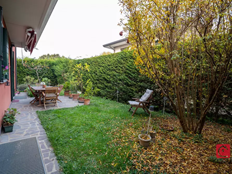 Immagine 1 di Casa trifamiliare in vendita  a Selvazzano Dentro