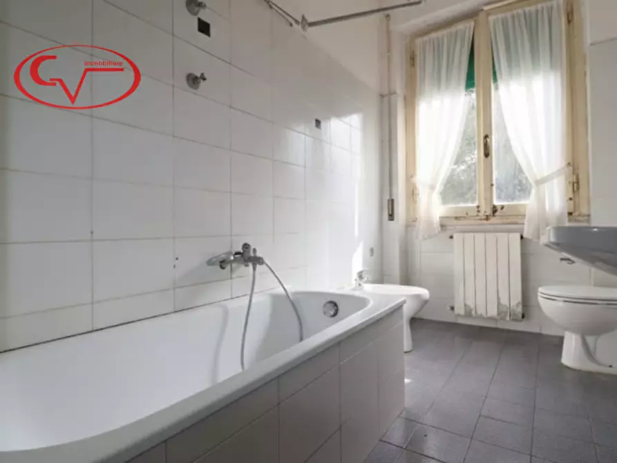 Immagine 9 di Appartamento in vendita  in viale gramsci a Montevarchi