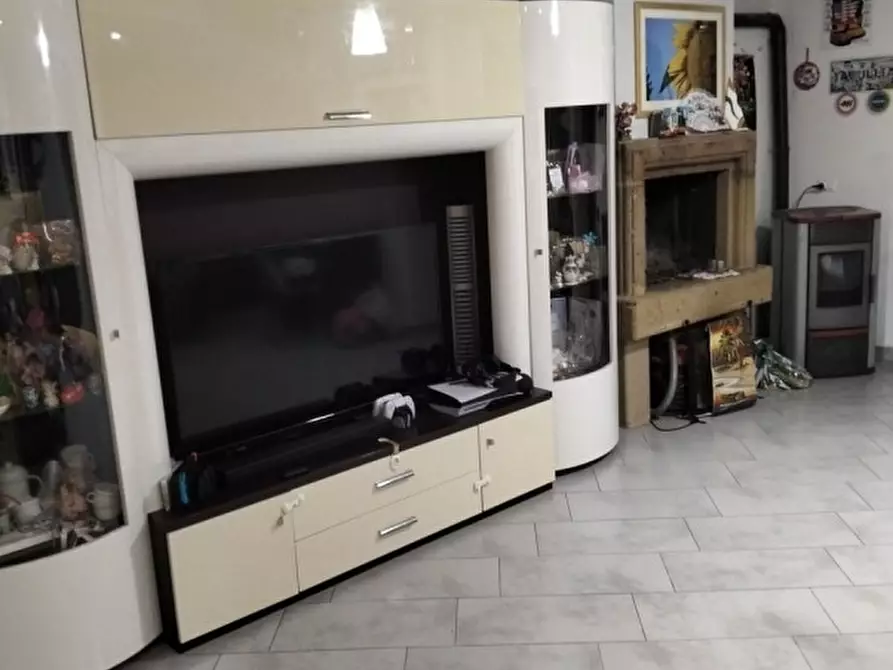 Immagine 5 di Appartamento in vendita  in Via Annibal Caro a Ischia Di Castro