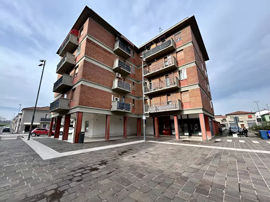 Immagine 1 di Appartamento in vendita  in Piazza della Costituzione 20 a Legnago