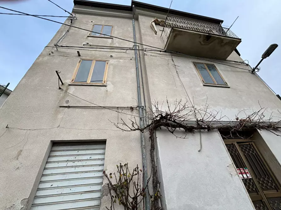 Immagine 2 di Casa indipendente in vendita  in Via Acqua Regente a Paternò