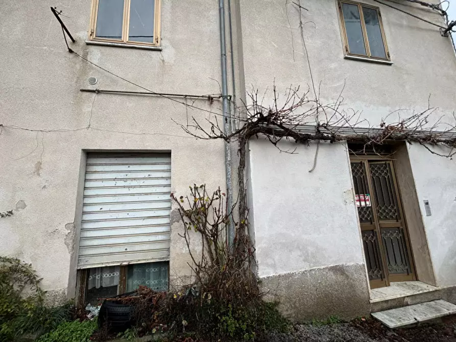 Immagine 3 di Casa indipendente in vendita  in Via Acqua Regente a Paternò