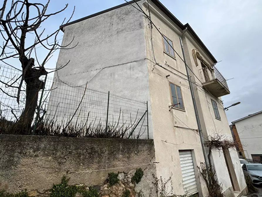 Immagine 4 di Casa indipendente in vendita  in Via Acqua Regente a Paternò