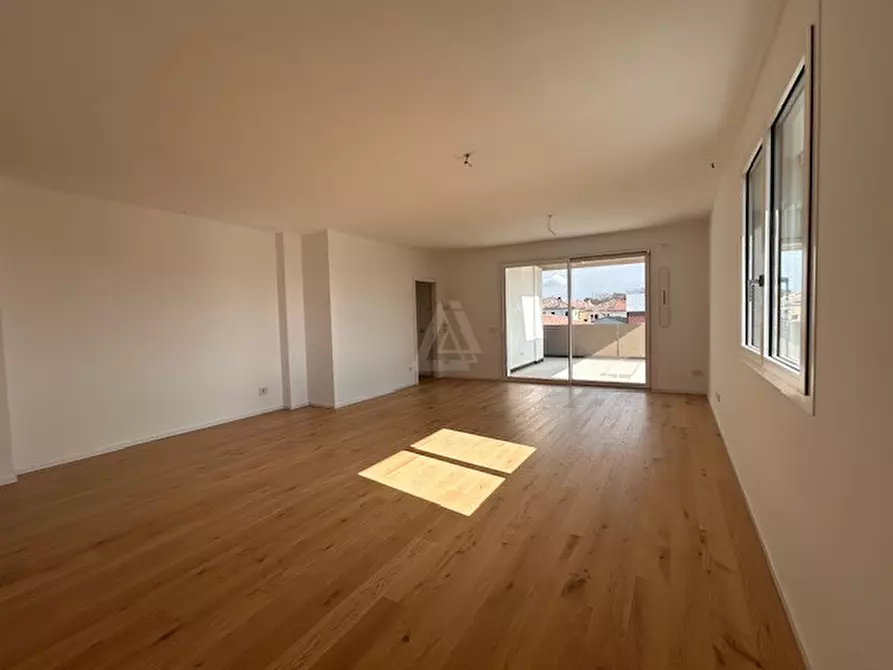 Immagine 12 di Attico in vendita  in Via Giotto a Castelfranco Veneto