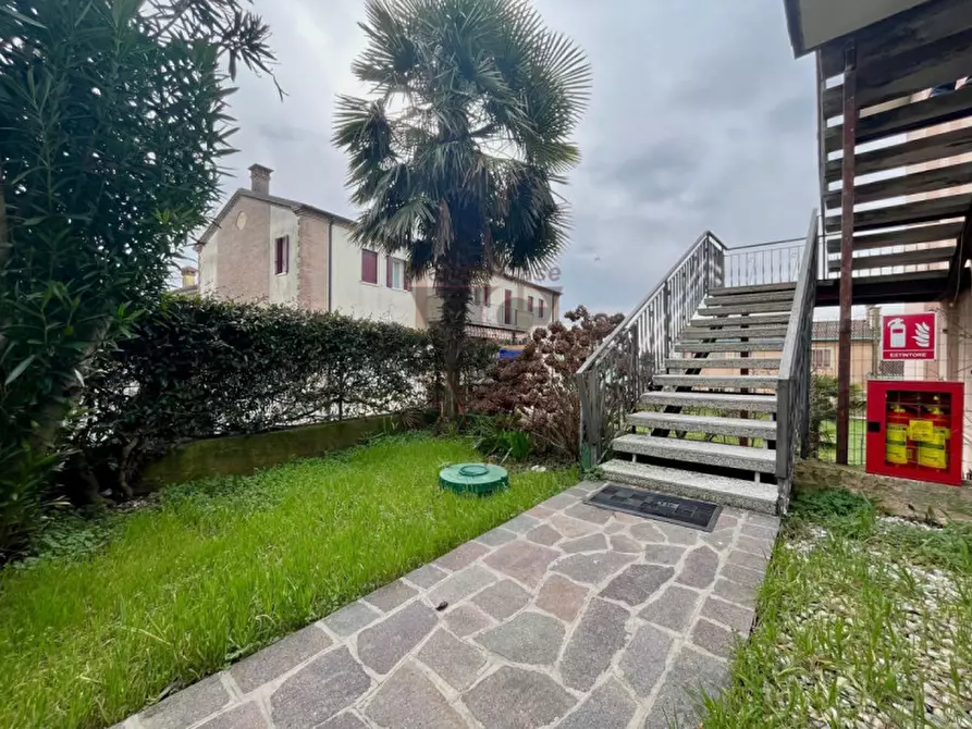 Immagine 16 di Casa bifamiliare in vendita  in Via Raffaello Sanzio a Campagna Lupia