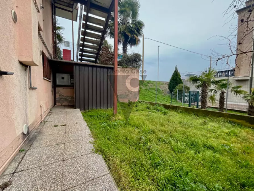 Immagine 18 di Casa bifamiliare in vendita  in Via Raffaello Sanzio a Campagna Lupia