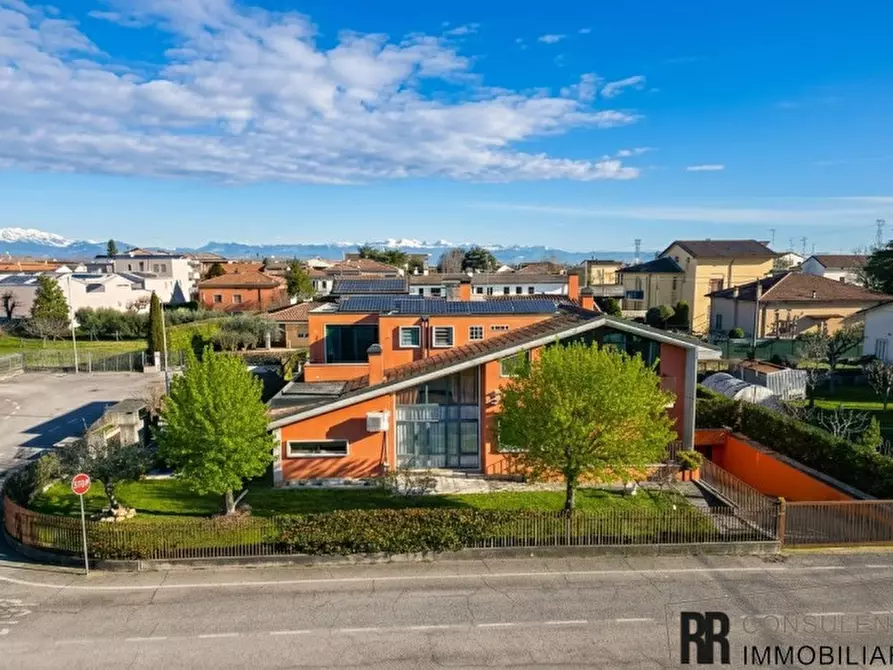 Immagine 1 di Villa in vendita  in Via Salvo D'Acquisto a Mozzecane