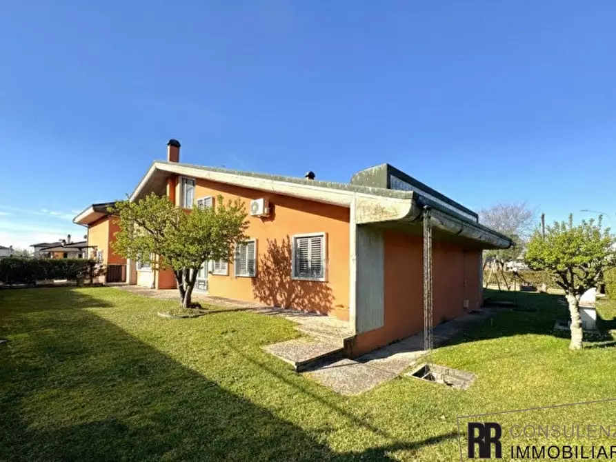 Immagine 2 di Villa in vendita  in Via Salvo D'Acquisto a Mozzecane