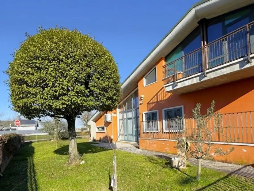 Immagine 3 di Villa in vendita  in Via Salvo D'Acquisto a Mozzecane