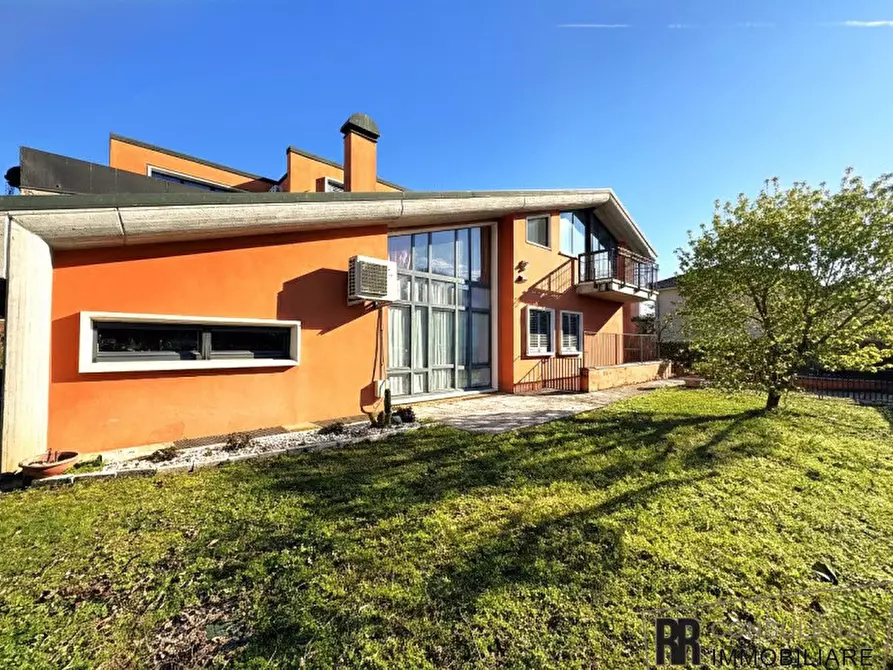 Immagine 5 di Villa in vendita  in Via Salvo D'Acquisto a Mozzecane