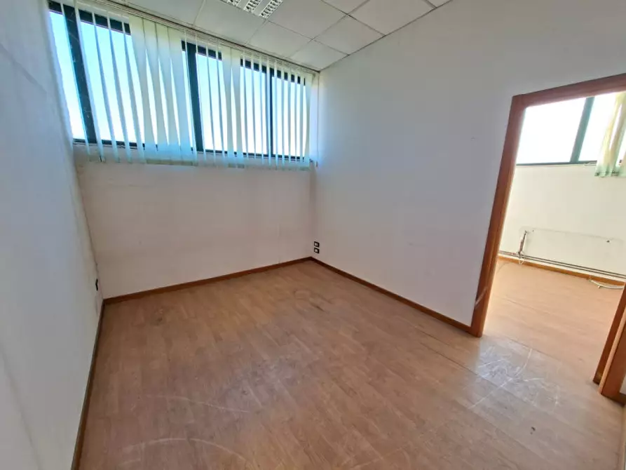 Immagine 8 di Capannone industriale in vendita  in via Leonardo da Vinci a Este