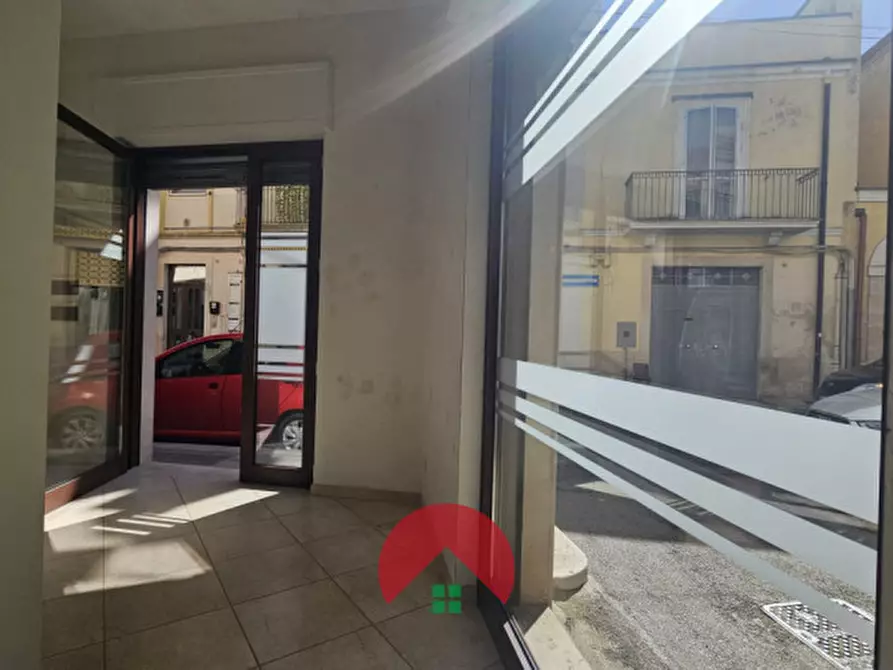 Immagine 2 di Negozio in affitto  in Via Maggio 1648 a Altamura