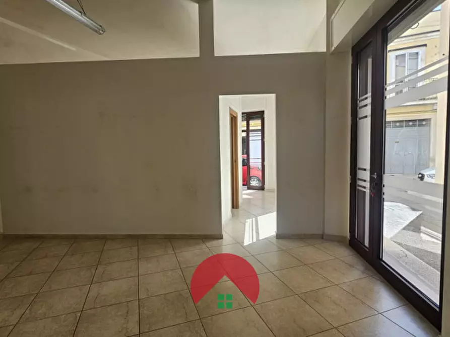 Immagine 3 di Negozio in affitto  in Via Maggio 1648 a Altamura