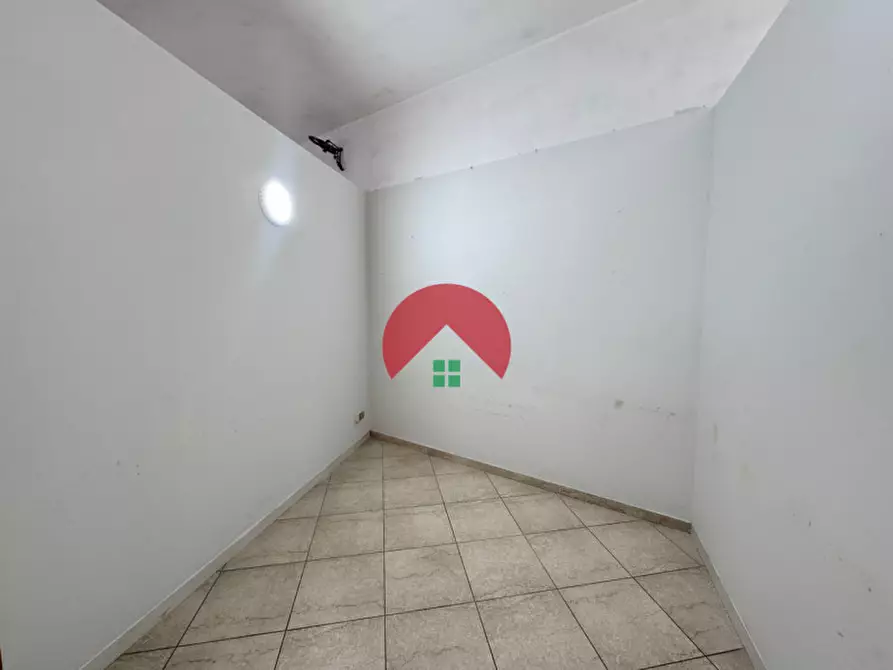 Immagine 5 di Negozio in affitto  in Via Maggio 1648 a Altamura