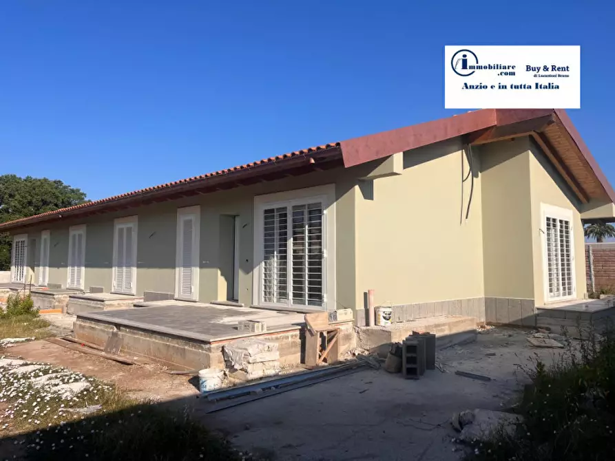 Immagine 1 di Casa bifamiliare in vendita  in Via della Cannuccia a Anzio