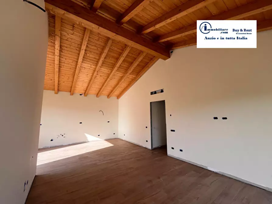 Immagine 7 di Casa bifamiliare in vendita  in Via della Cannuccia a Anzio