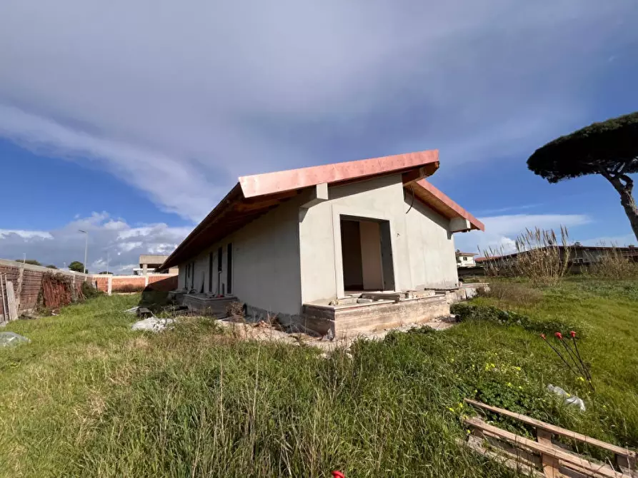 Immagine 11 di Casa bifamiliare in vendita  in Via della Cannuccia a Anzio