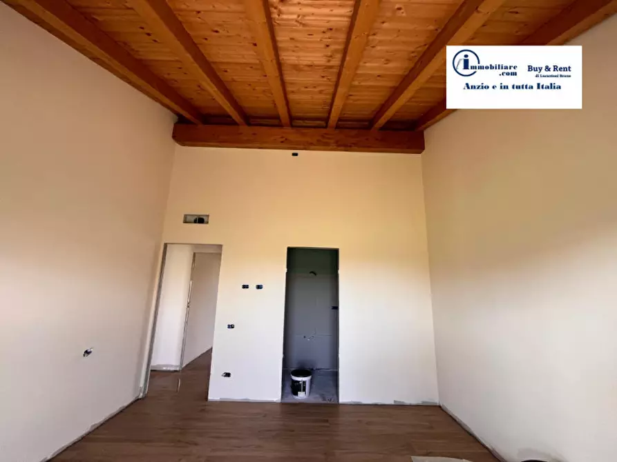 Immagine 14 di Casa bifamiliare in vendita  in Via della Cannuccia a Anzio