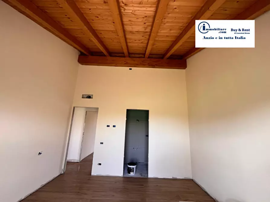Immagine 18 di Casa bifamiliare in vendita  in Via della Cannuccia a Anzio