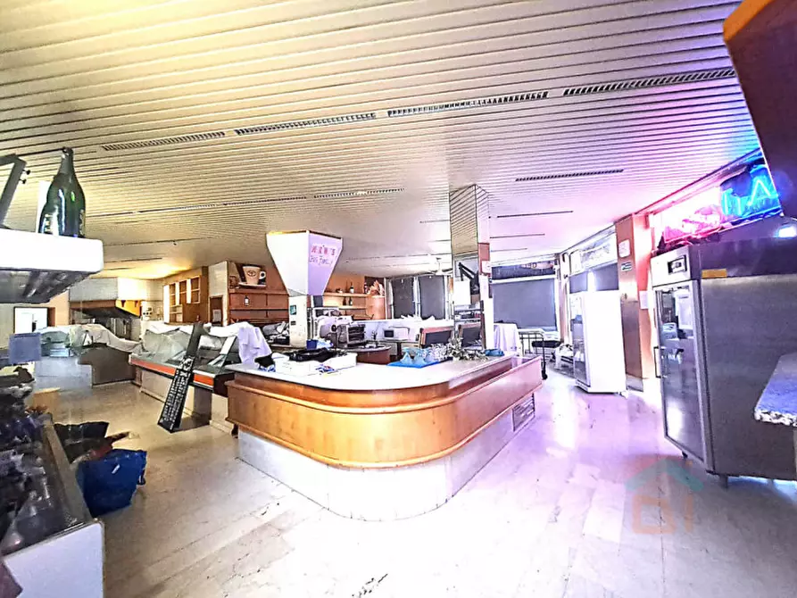 Immagine 2 di Attività commerciale in vendita  in viale del capricorno 63 a Grado