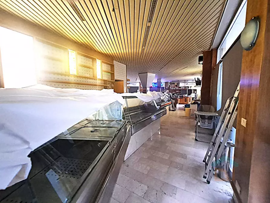 Immagine 6 di Attività commerciale in vendita  in viale del capricorno 63 a Grado
