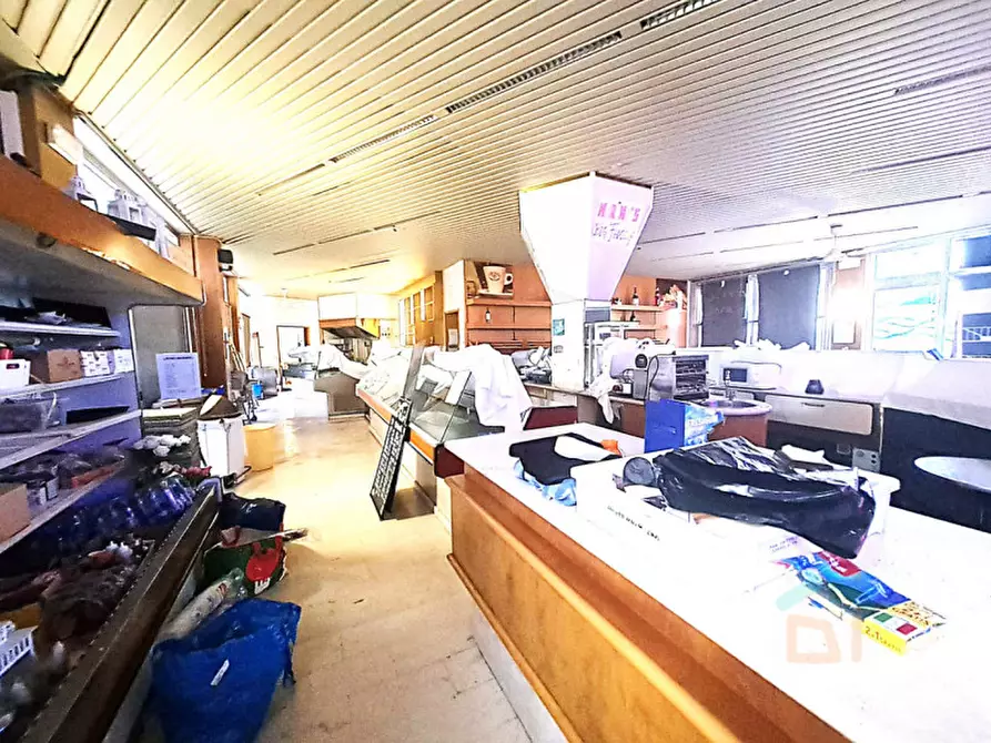 Immagine 8 di Attività commerciale in vendita  in viale del capricorno 63 a Grado