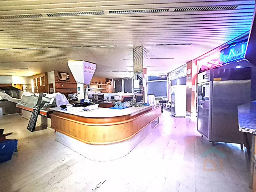 Immagine 9 di Attività commerciale in vendita  in viale del capricorno 63 a Grado