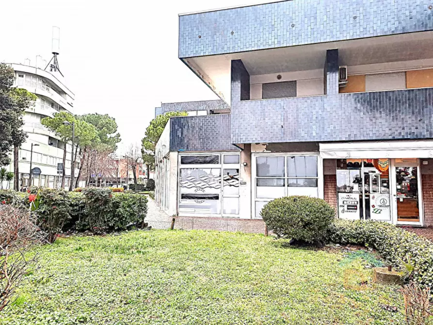 Immagine 23 di Attività commerciale in vendita  in viale del capricorno 63 a Grado