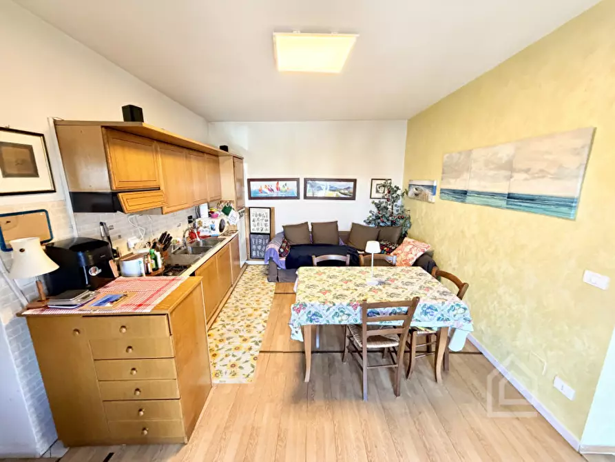 Immagine 6 di Attico in vendita  in Strada Statale Torino-Milano 11 a Villareggia