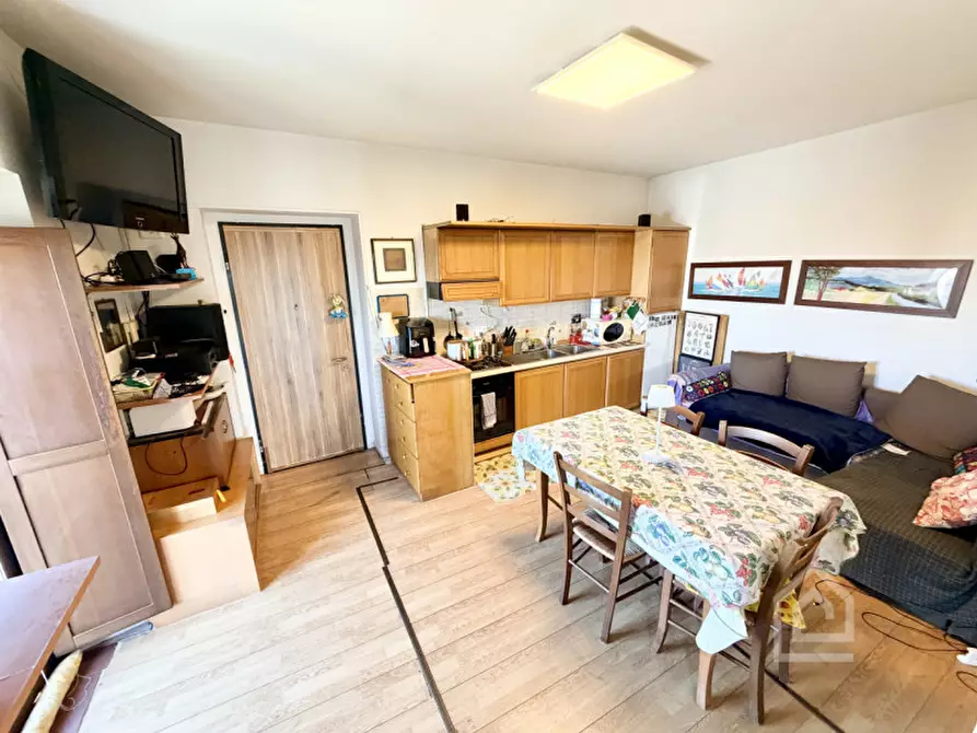 Immagine 7 di Attico in vendita  in Strada Statale Torino-Milano 11 a Villareggia