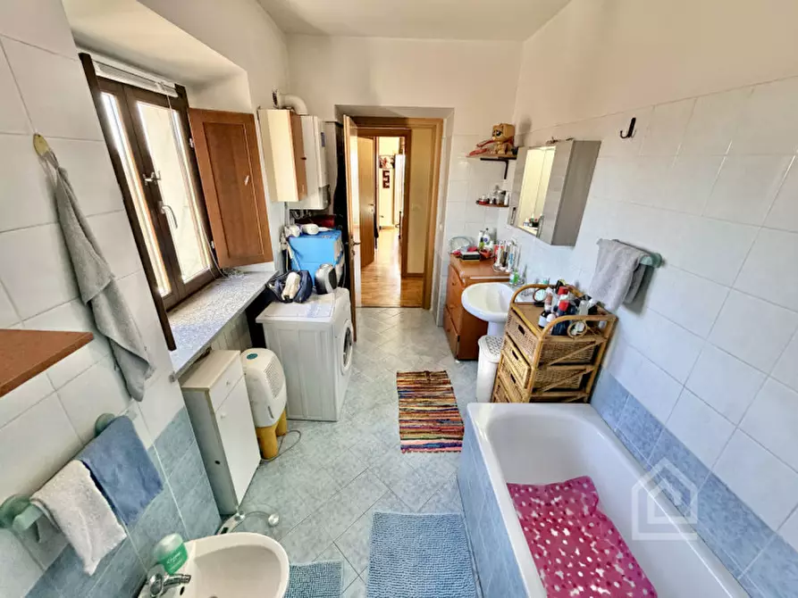 Immagine 23 di Attico in vendita  in Strada Statale Torino-Milano 11 a Villareggia