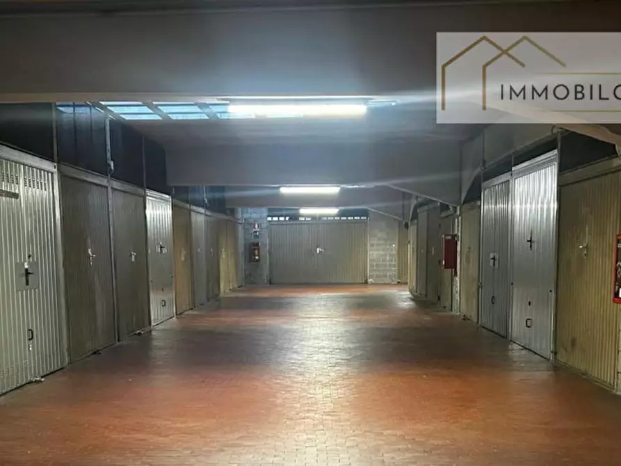 Immagine 1 di Garage in vendita  in VIA MACERATA 3 a Torino