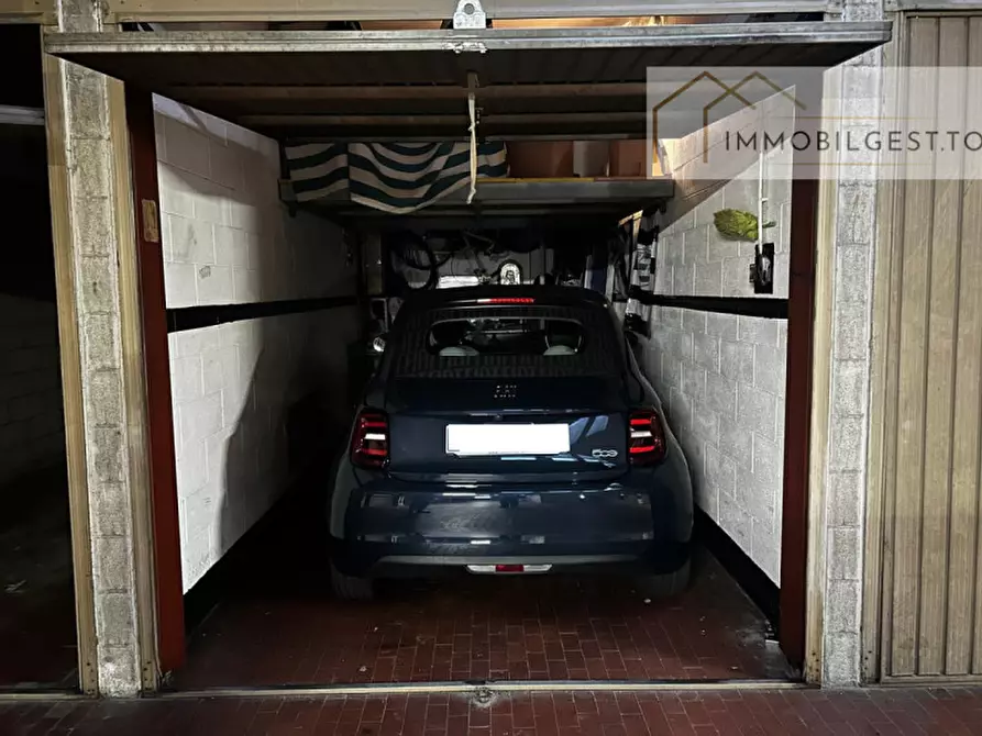 Immagine 3 di Garage in vendita  in VIA MACERATA 3 a Torino