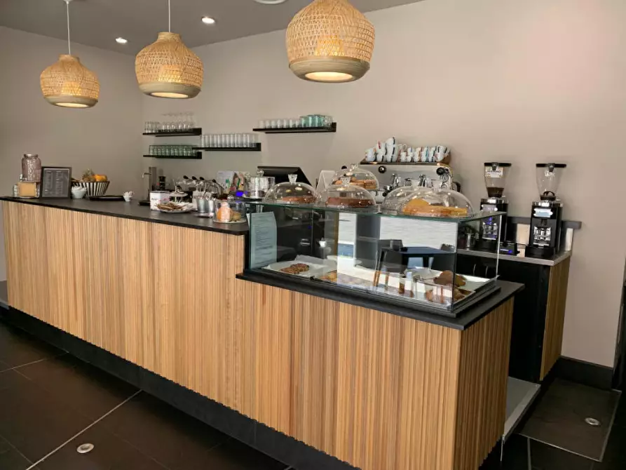 Immagine 3 di Attività commerciale in vendita  in Via San Zeno a Brescia