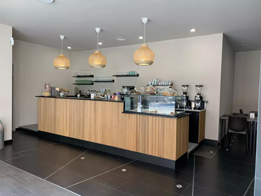 Immagine 4 di Attività commerciale in vendita  in Via San Zeno a Brescia