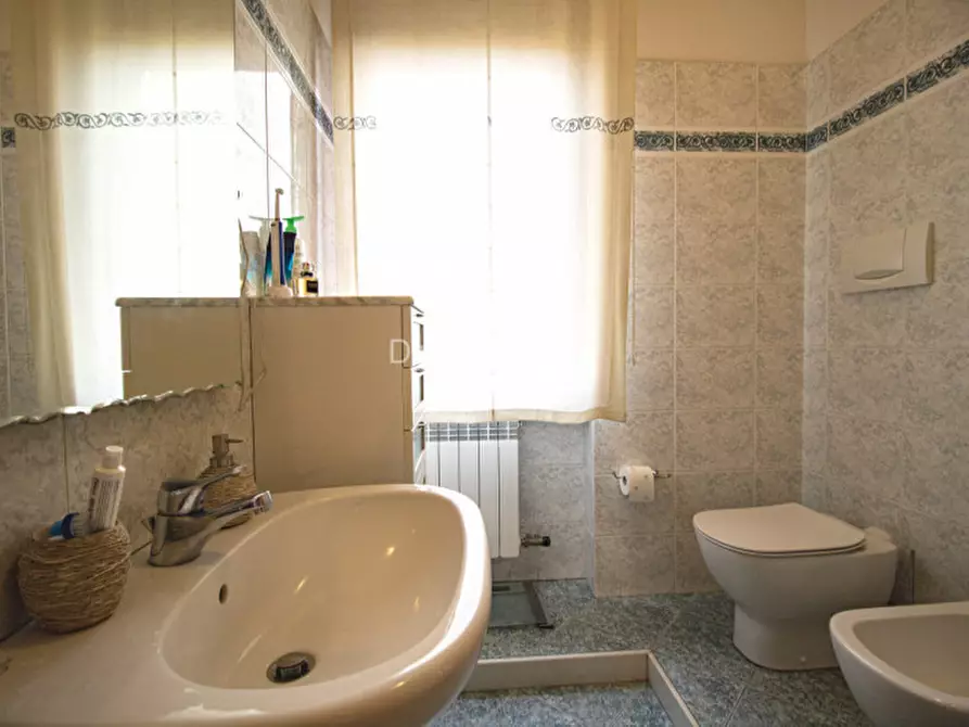 Immagine 11 di Appartamento in vendita  a Prato