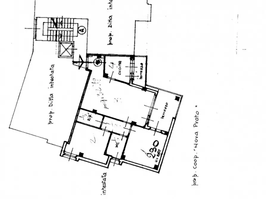 Immagine 24 di Appartamento in vendita  a Prato