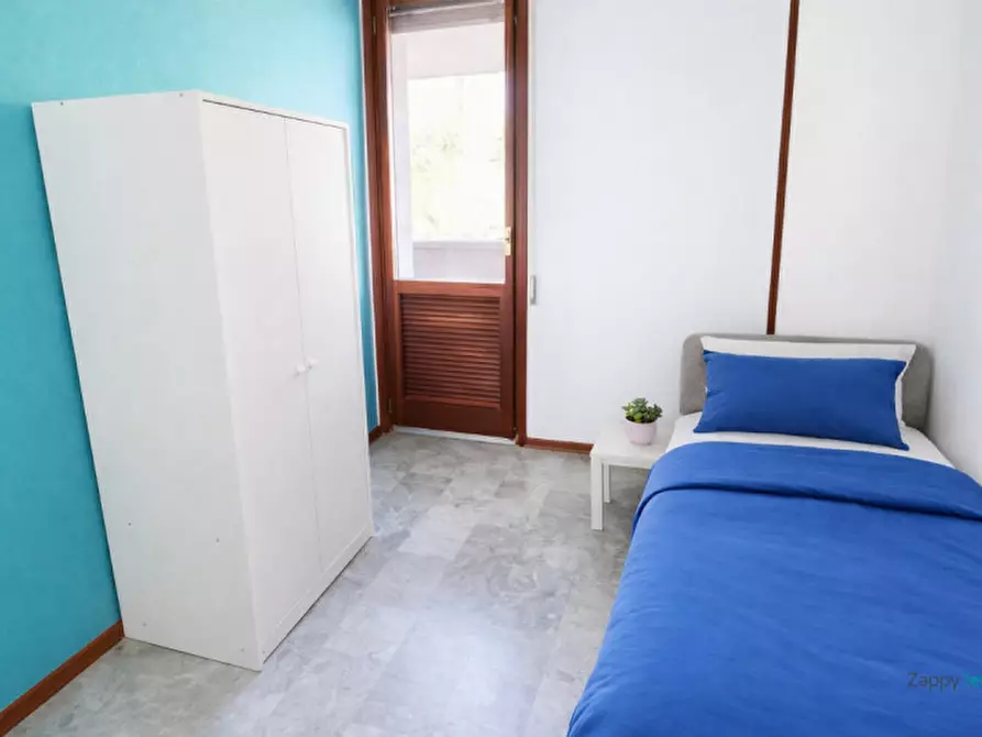 Immagine 2 di Camera in affitto  in Viale Quirico Filopanti, 2 a Bologna