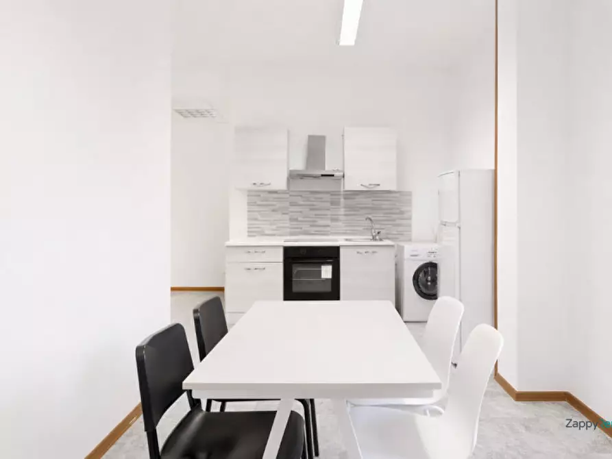 Immagine 3 di Camera in affitto  in Viale Quirico Filopanti, 2 a Bologna